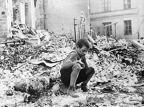 Julien Bryan, "A Boy's Weariness", Warsaw, 1939