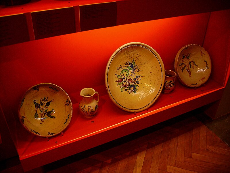 File:Polishpottery2etwaw.jpg