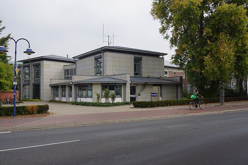 File:Polizeiwache Ottersberg in Niedersachsen.jpg