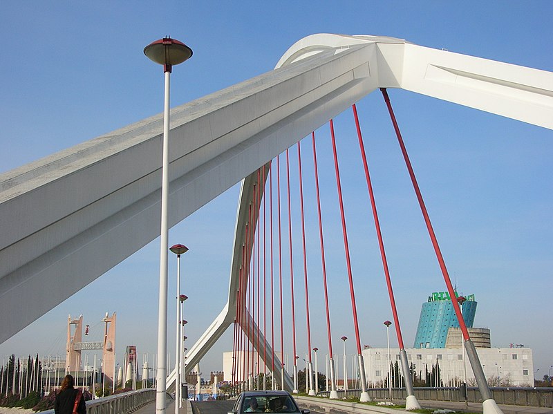 File:Pont de la Barqueta Séville.jpg