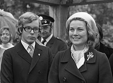 Prince Albert with his mother, Princess Grace, at the Floriade garden exhibit in Netherlands, 1972 Prince Albert and Grace Kelly 1972.jpg