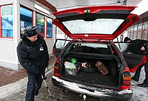 English: Work of border guards on Russian-Lithuanian border in Ribachy village, Kaliningrad region Русский: Работа пограничной заставы на российско-литовской границе в поселке Рыбачий Калининградской области