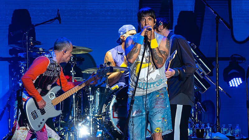 File:Red Hot Chili Peppers at Ohana2019-237 (49679073571).jpg