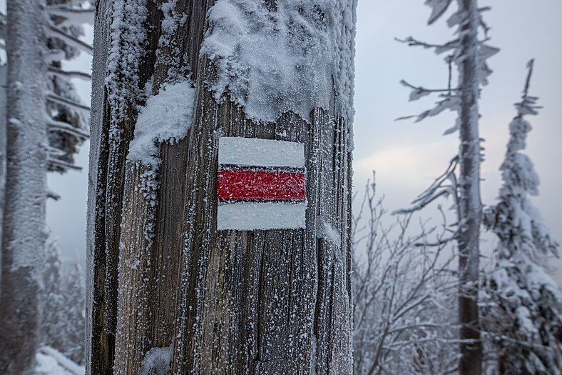 Red hiking stripe sign Lysá hora