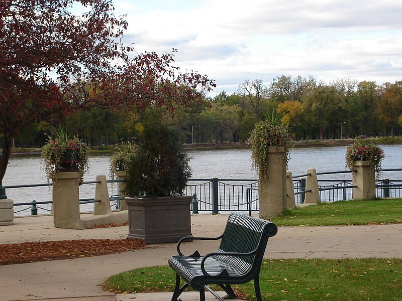 File:Riverside Park, La Crosse, Wisconsin.jpg