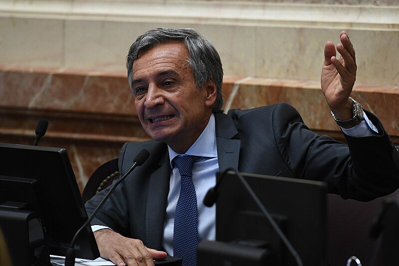 File:Roberto Basualdo-Sesión en el Senado Nacional1.jpg