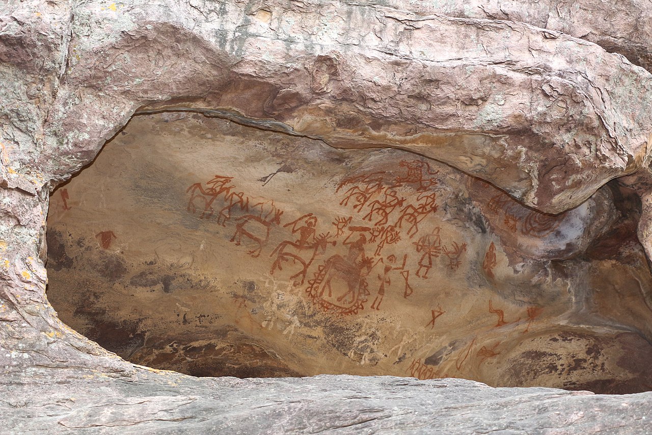 Rock Shelter 8, Bhimbetka 02.jpg