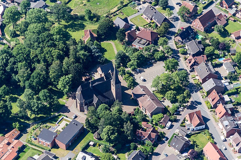 File:Rorup, St.-Agatha-Kirche -- 2014 -- 9172.jpg