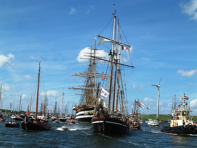 File:Sail Amsterdam 2010 Sail-in (082a).JPG