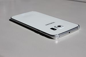 Samsung Galaxy S6 edge (17448278539).jpg