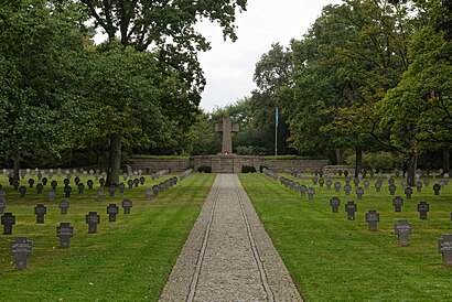 How to get to Cimetière Militaire Allemand de Sandweiler with public transit - About the place