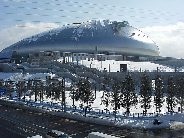 February 2004 picture of Sapporo Dome