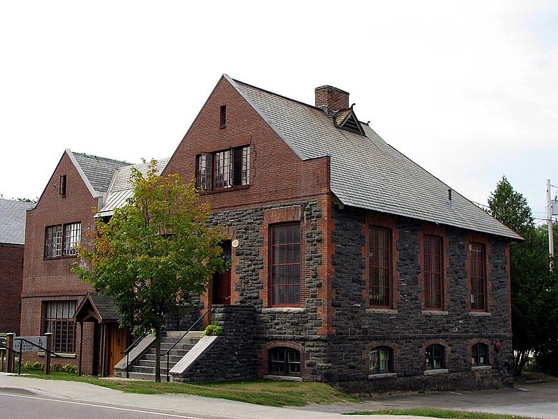 File:Saranac Laboratory, Saranac Lake, New York, 8-21-2010.jpg