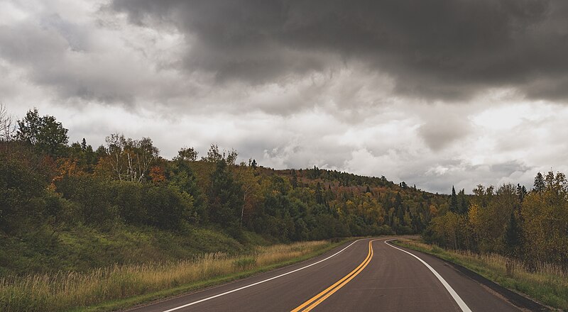 File:Sawbill Trail Autumn Minnesota (37404937532).jpg