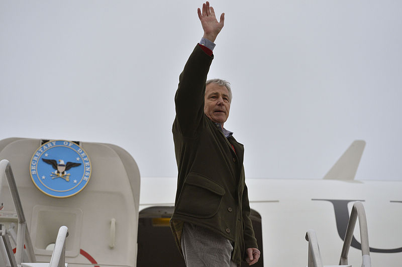 File:Secretary of Defense Chuck Hagel waves goodbye as he departs F.E. Warren Air Force Base, Wyo., Jan. 9, 2014 140109-D-NI589-1878.jpg