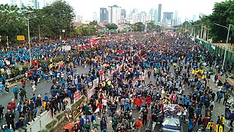 Jakarta, 2019 : Protesters occupying the Gatot Subroto Avenue in front of the DPR/MPR Building September2019jakartademo2.jpg