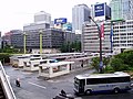 新宿駅西口広場(5/12)