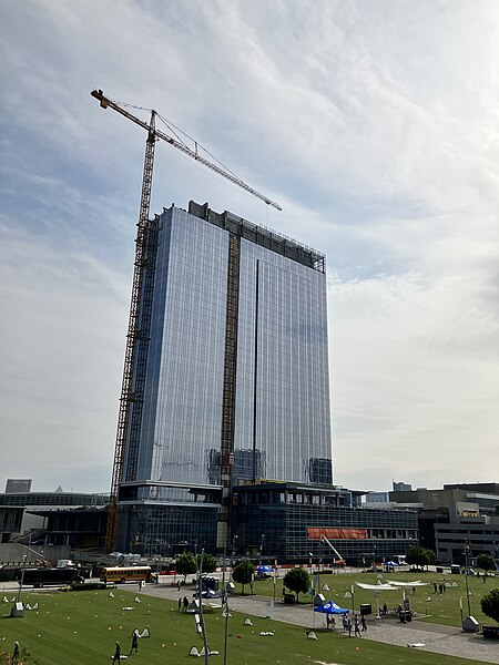 File:Signia by Hilton construction.jpg