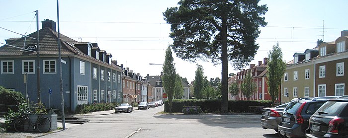 Smedslättstorget från norr, foto 2013.