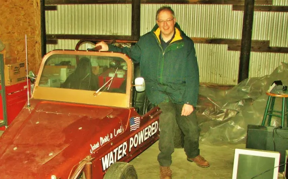 File:Stanley Meyer ja Veeauto.webp