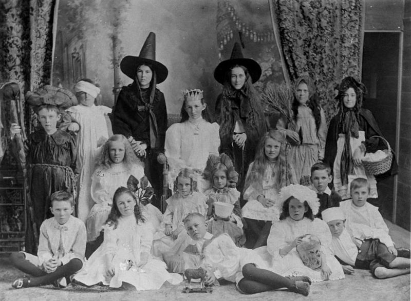 File:StateLibQld 1 85964 Costume day at St. James' Presbyterian Church Sunday School, Bowen, ca. 1912.jpg