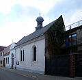 Čeština: Bývalá synagoga ve městě Uhlířské Janovice, okres Kutná Hora, v současnosti využívaná Čs. církví husitskou. English: Former synagogue the town of Uhlířské Janovice, Kutná Hora District, Central Bohemian Region, Czech Republic, nowadays belonging to the Czechoslovak Hussite Church..