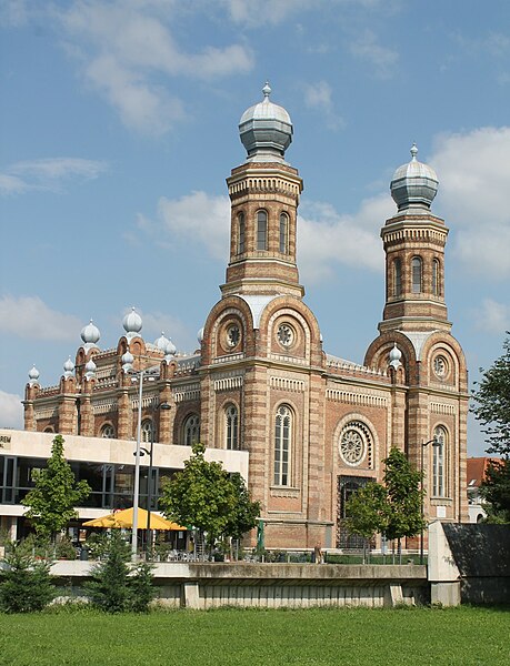 File:Synagogue, Szombathely, Hungary.jpg