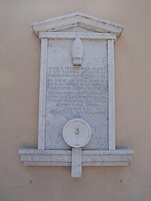 Plaque commémorant le martyre de Quirin de Siscia, rue Óperint.