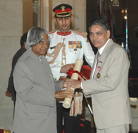 The President, Dr. A.P.J. Abdul Kalam presenting the Padma Bhushan Award – 2006 to Cardiology Specialist Dr. Kewal Krishan Talwar, in New Delhi on March 20, 2006