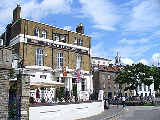 <span class="mw-page-title-main">White Cross, Richmond</span> Public house in London, England