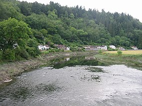 Tintern village and River Wye 2004-07-25.jpg