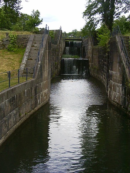 File:Trollhättan-old-locks-52.jpg