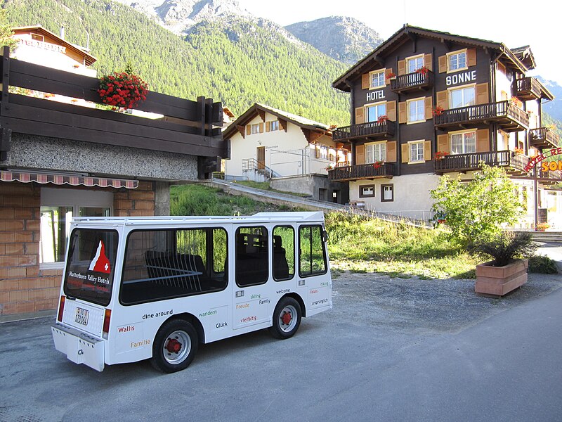 File:Typical electric taxi seen in Saas-Fee and Grächen.jpg