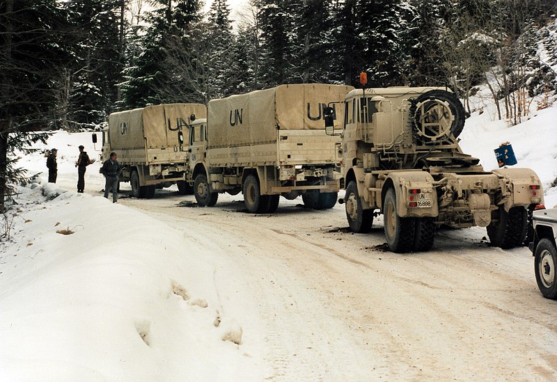 File:UNPROFOR Dutch Transportbatallion en route in Bosnia-Herzegovina. Route Triangel April 1995.jpg