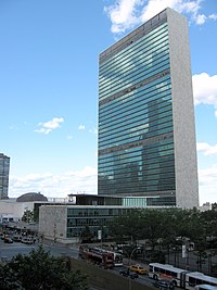 Yhdistyneiden kansakuntien sihteeristön pääkonttori sijaitsee YK:n päämajassa Manhattanilla New York Cityssä