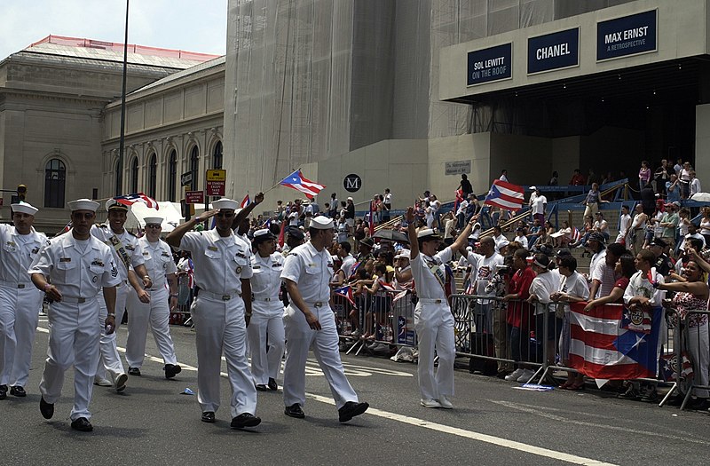 File:US Navy 050612-N-5637H-005 Navy Recruiting District New York recruiters walk post the Metropolitan Museum of Modern Art as they proceed up Fifth Avenue.jpg