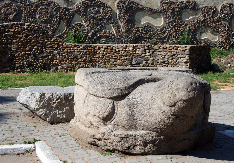 File:Ussuriysk-Stone-Tortoise-S-3542.jpg