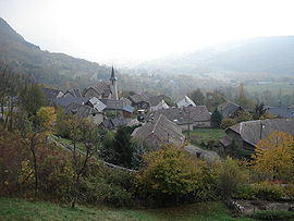 Verel'deki kilise ve çevresindeki binalar