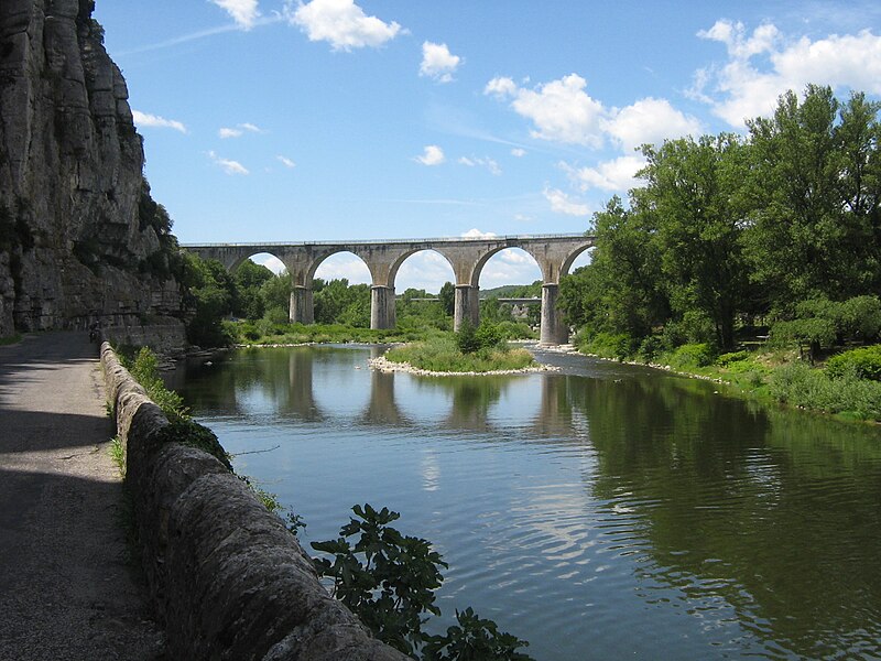 File:Viaduc ferroviaire.jpg