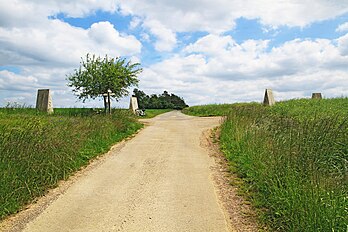 Bornes milliaires sur l'ancienne voie romaine.