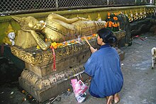 涅槃仏 - Wikipedia