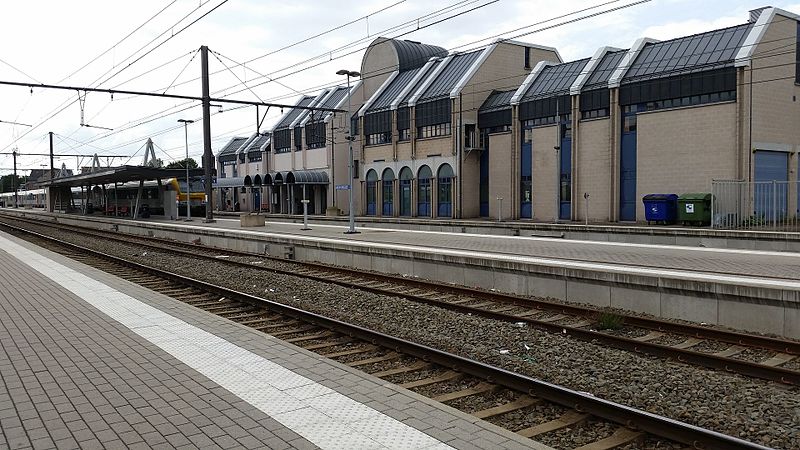 File:Welkenraedt train station 03.jpg