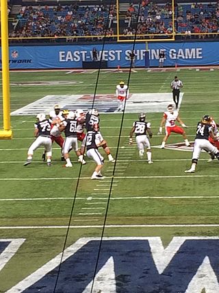 <span class="mw-page-title-main">Wes Lunt</span> American football player (born 1993)