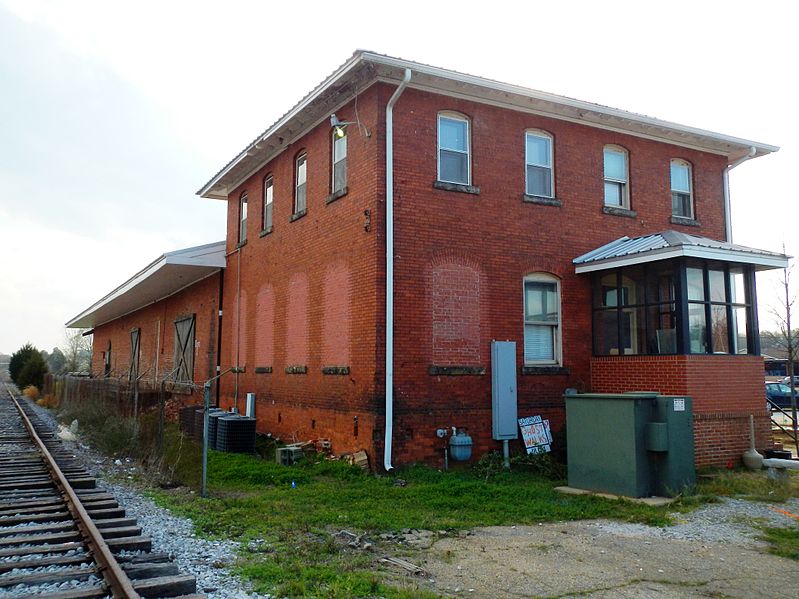 File:West Point (Georgia) Freight Depot.JPG