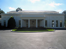 https://upload.wikimedia.org/wikipedia/commons/thumb/9/91/White_House_West_Wing.jpg/220px-White_House_West_Wing.jpg