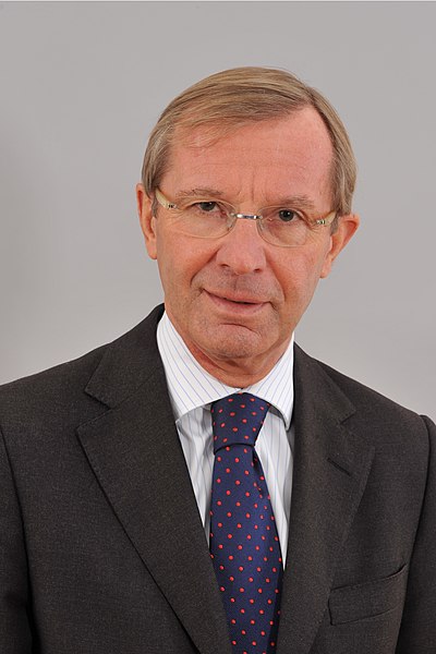 File:Wilfried Haslauer 2012 01.jpg