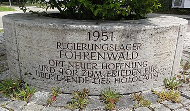 Waldram — Kreisförmiges Denkmal 1951