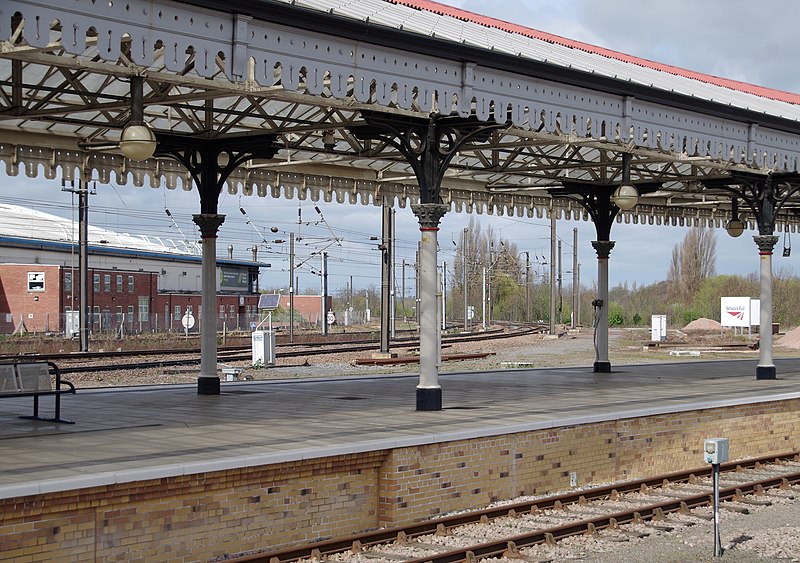 File:York railway station MMB 51.jpg