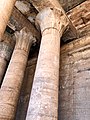 Égypte, Edfou, Temple d'Horus, Grande salle hypostyle (49784652573).jpg