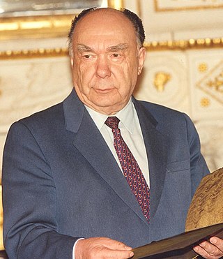 <span class="mw-page-title-main">Alexander Yakovlev</span> Soviet politician and diplomat (1923–2005)